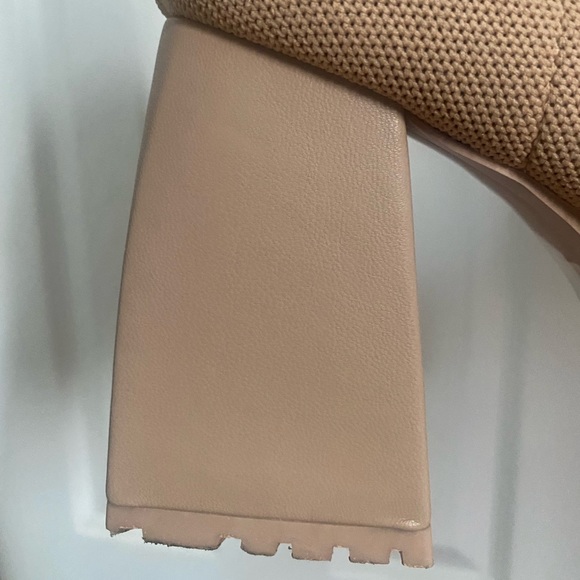 Beige slip on boots, ankle boots 8.5 - Picture 5 of 10